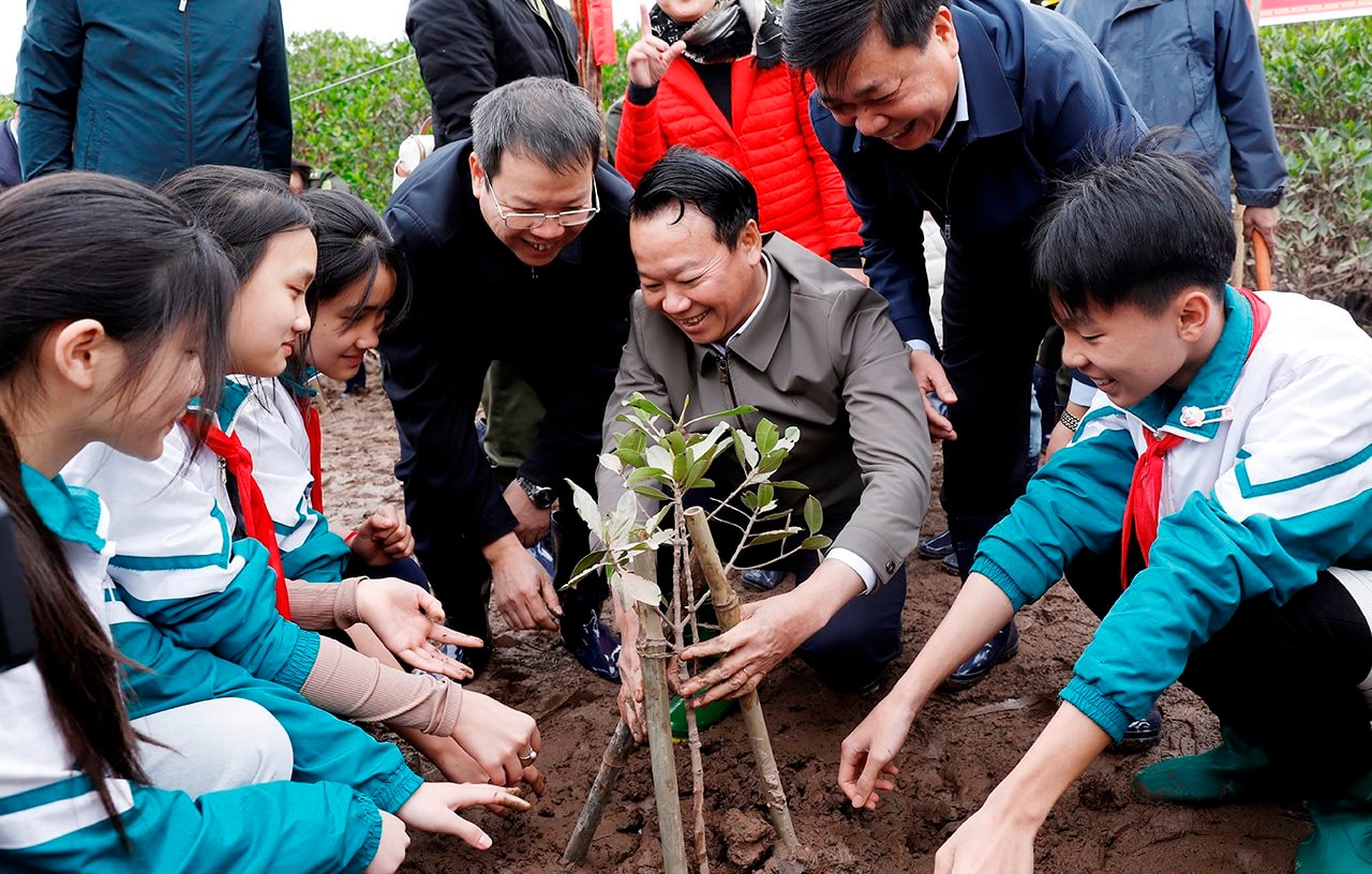 MONRE launched Tree Planting Festival to forever remember Uncle Ho